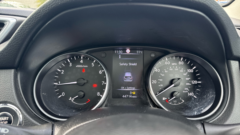 Nissan Qashqai 1.2 DiG-T N-Connecta 5dr Petrol Hatchback